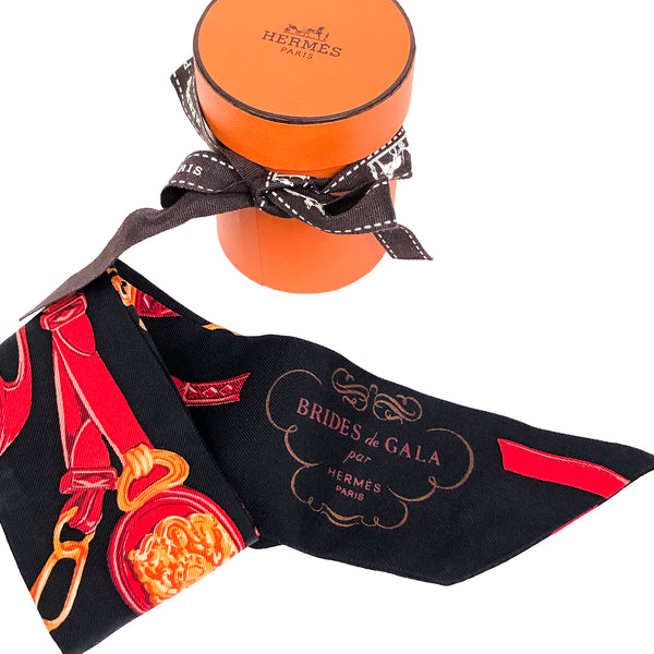 Hermes Silk Twilly Scarf Grand Manege with Round Twilly Box – Carre de Paris