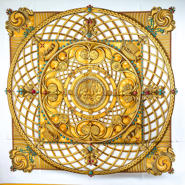 Monnaies et Symboles des Parisii Hermes Scarf in white and yellow